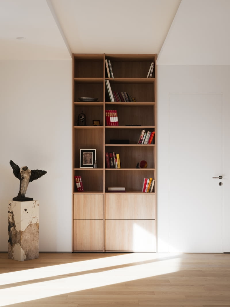 Światło, przestrzeń i architektura - apartament w zielonej części Marymontu