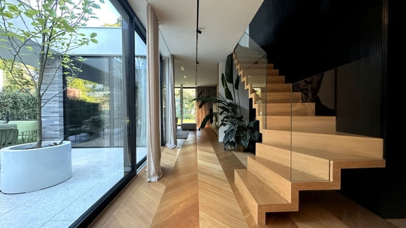 Forrest House – dialog nowoczesnej architektury z zielonym otoczeniem