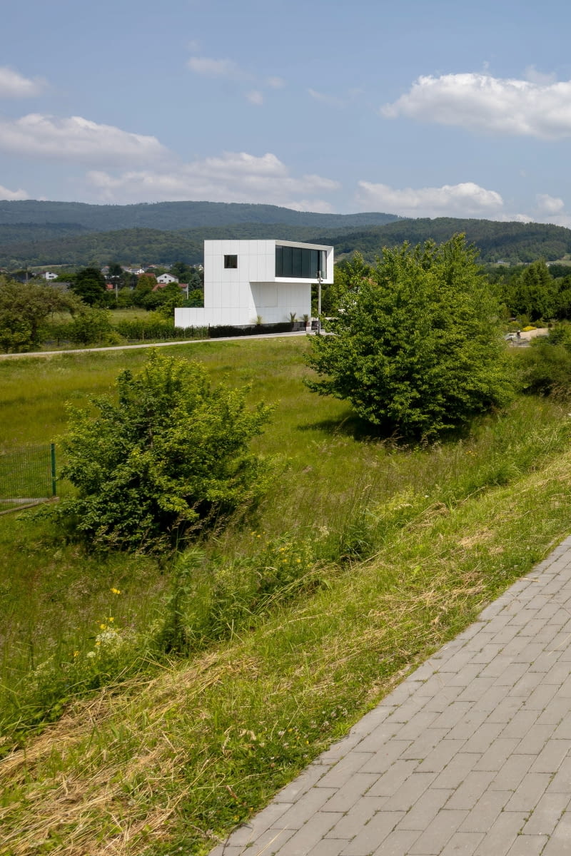 PERYSKOP - widok z wału nad jeziorem; proj. MUS ARCHITECTS PERYSKOP - widok z wału nad jeziorem; proj. MUS ARCHITECTS