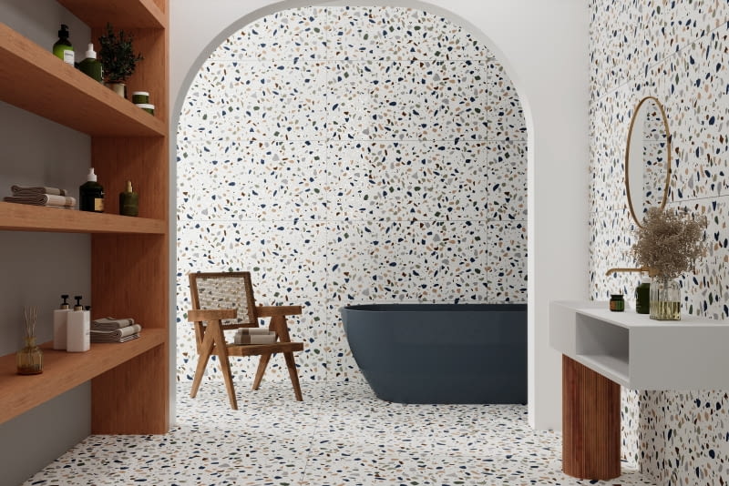 Biała łazienka to z jednej strony wnętrzarski klasyk, z drugiej dobry punkt wyjściowy do realizacji w każdym stylu i eleganckie tło dla wyrazistych elementów.