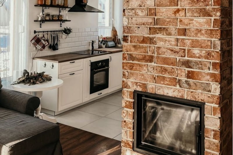 Jak uzyskać efekt ceglanej ściany bez dużego remontu