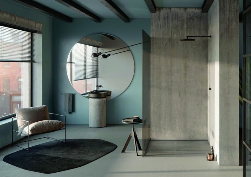 Minimalistyczne kabiny i technologie poprawiające komfort użytkowania wyznaczają obecnie trendy w aranżacji łazienek.