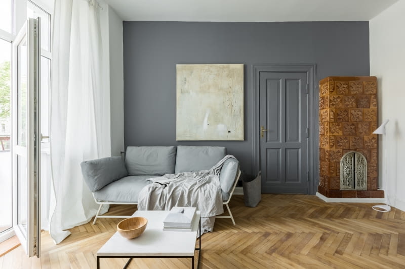 Mieszkanie z piecem kaflowym w starej kamienicy