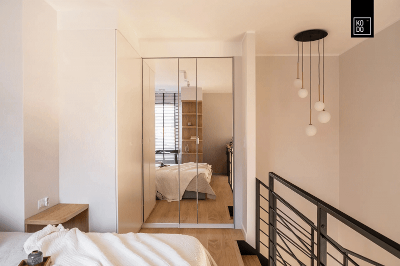 Minimalistyczne dwupoziomowe mieszkanie