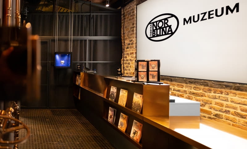 Nowa odsłona punktu Bilety/Info w Muzeum Fabryki Norblina. Proj. Jakub Szczęsny Nowa odsłona punktu Bilety/Info w Muzeum Fabryki Norblina. Proj. Jakub Szczęsny