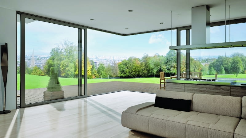 Solar factor g okien zależy od ich umiejscowienia w stosunku do płaszczyzny fasady zewnętrznej, od charakterystyki światła dziennego oraz od materiału, z którego wykonano ramę