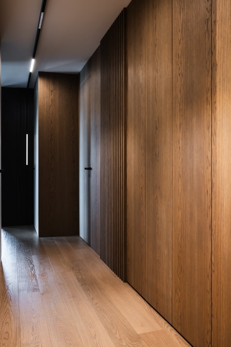 Apartament z widokiem na staw: zaprojektowany z myślą o wyciszeniu Apartament z widokiem na staw: zaprojektowany z myślą o wyciszeniu