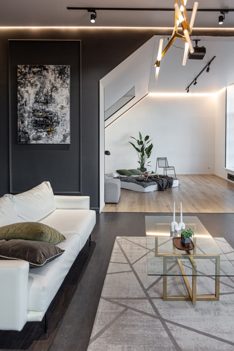 Minimalistyczne mieszkanie w czerni i bieli Minimalistyczne mieszkanie w czerni i bieli