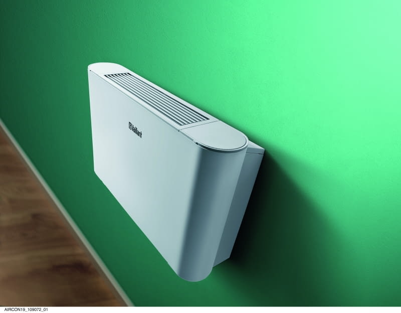 Montaż w instalacji grzewczej klimakonwektorów w połączeniu z pompą ciepła to korzystne rozwiązanie, jeśli planujemy schładzać dom latem