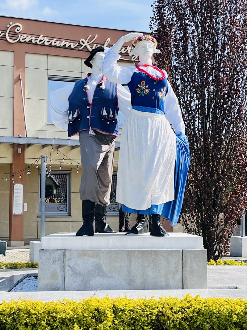 Karolinka i Karliczek. Pomnik