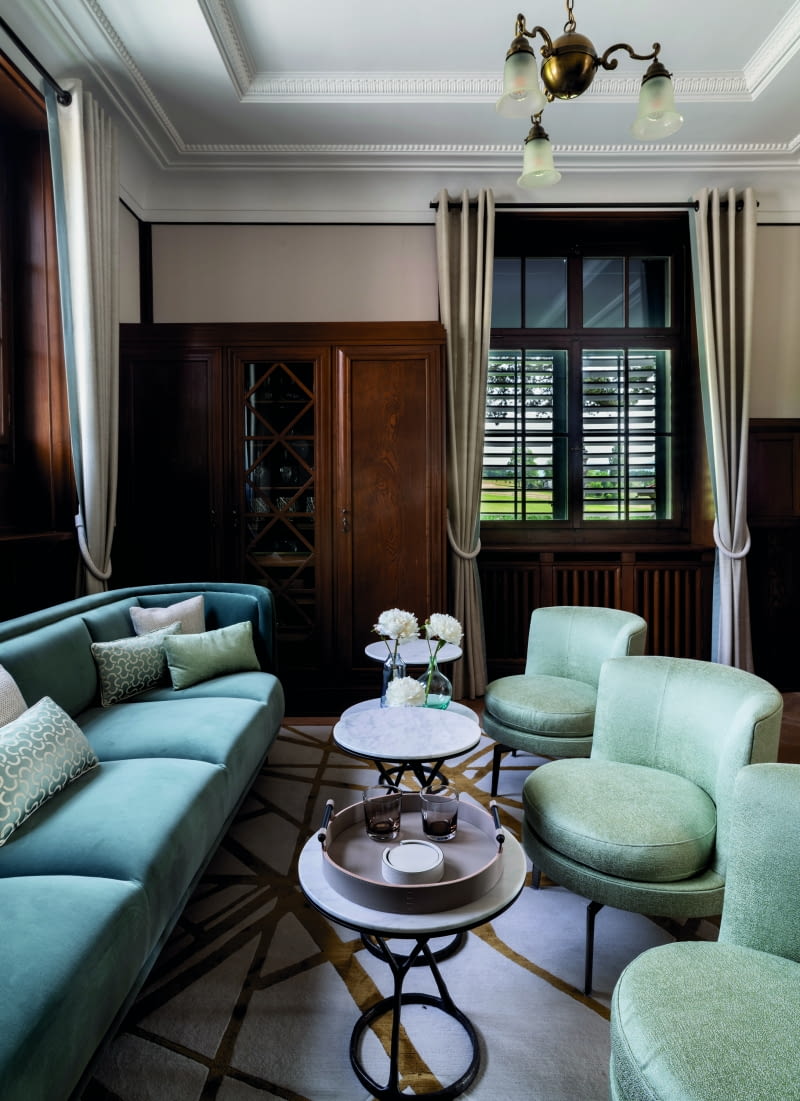 Projektantka wnętrz Ina Rinderknecht i studio architektoniczne Neon Deiss postawiły sobie za cel zachowanie historycznej istoty nieruchomości, a jednocześnie nadanie jej ekskluzywnej i ponadczasowej estetyki.