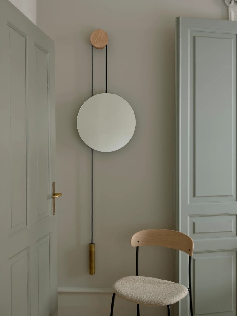 Lustro ścienne Rise and Shine (New Works), wys. 215 cm, śred. 45 cm, 1549 zł