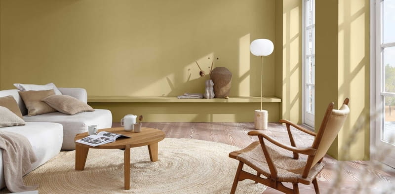 Mieszkanie z żółtą ścianą