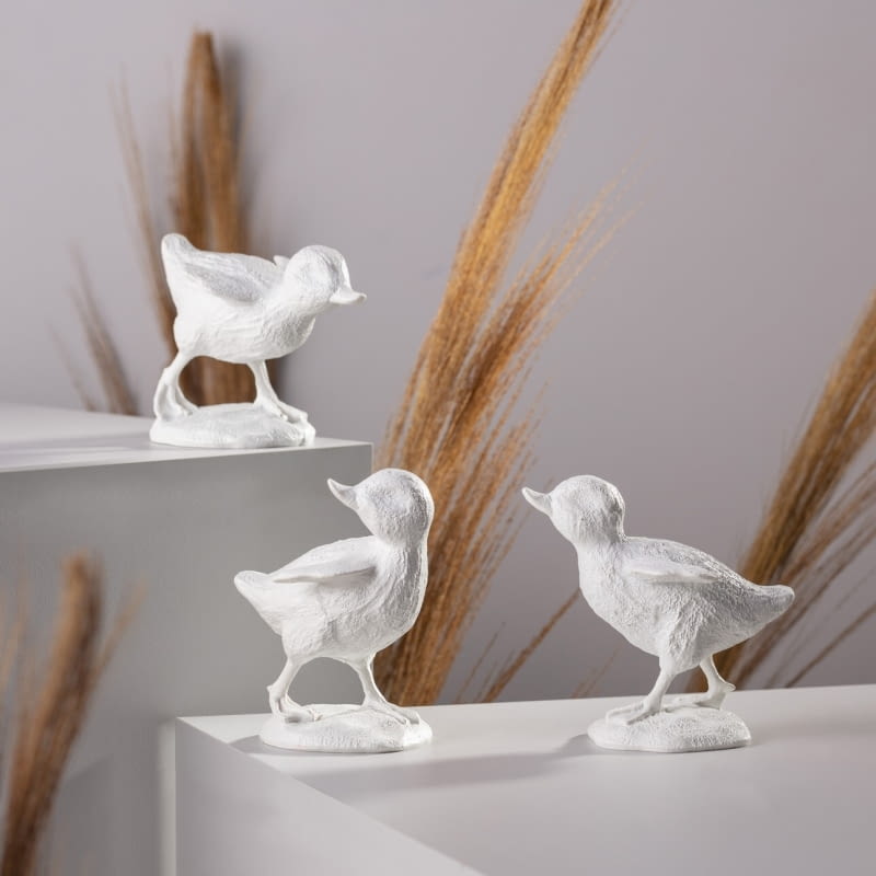 Figurki Wesołe Kaczuszki wprowadzą do wnętrza nie tylko klimat wiejskiej zagrody, ale też radosny nastrój.