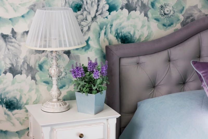 DIY - kwiatowy wzór na ścianie