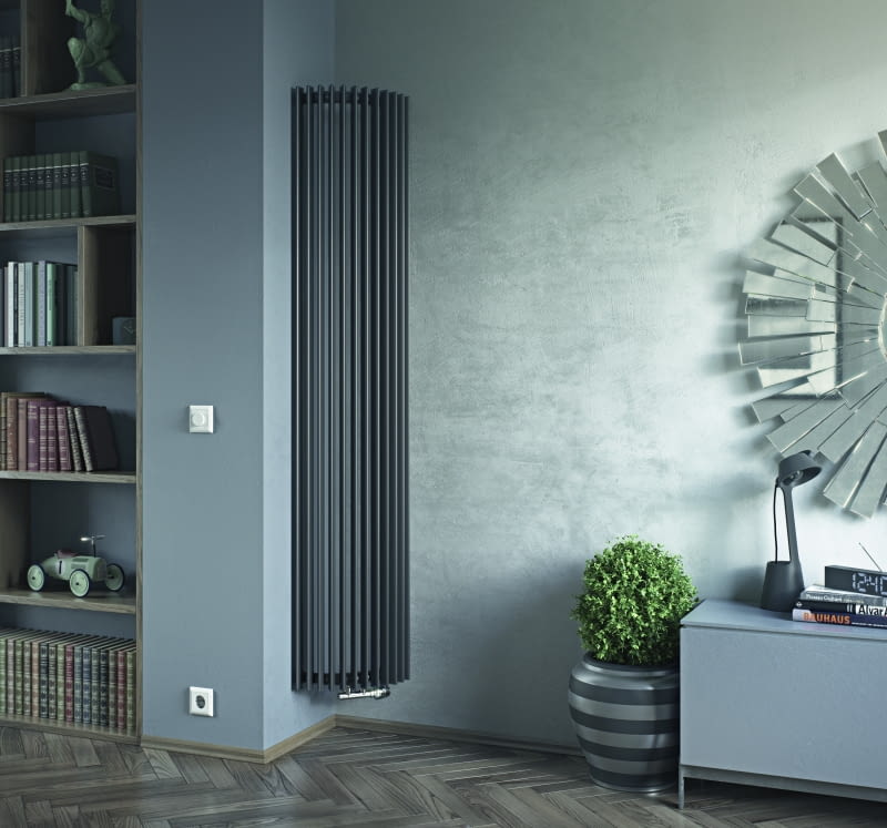 Grzejnik umieszczony w narożniku