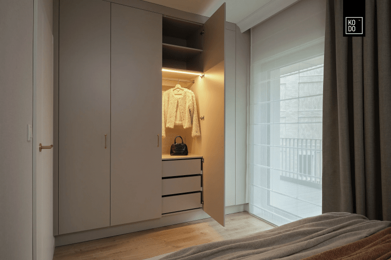 Eleganckie mieszkanie w bieli, beżach i szarości Eleganckie mieszkanie w bieli, beżach i szarości