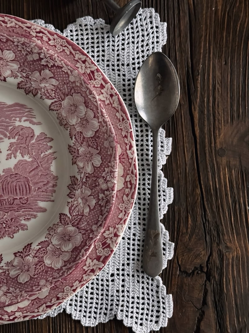 Koronkowe dekoracje we wnętrzach Koronkowe dekoracje we wnętrzach