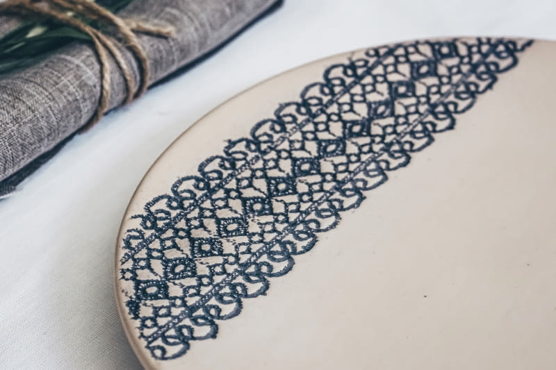 Koronkowy wzór na talerzu Koronkowy wzór na talerzu