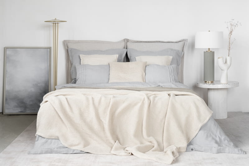 Wnętrze inspirowane Kolorem Roku 2026 wg Pantone - Cloud Dancer Wnętrze inspirowane Kolorem Roku 2026 wg Pantone - Cloud Dancer