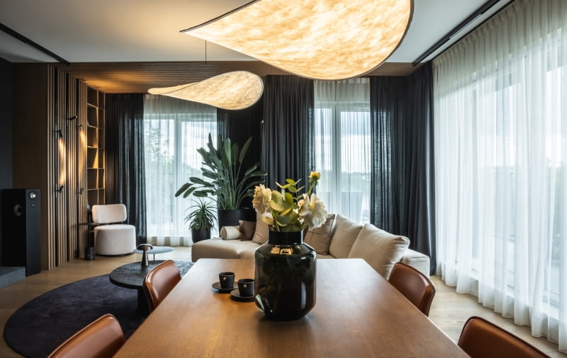 Apartament z widokiem na staw: zaprojektowany z myślą o wyciszeniu Apartament z widokiem na staw: zaprojektowany z myślą o wyciszeniu
