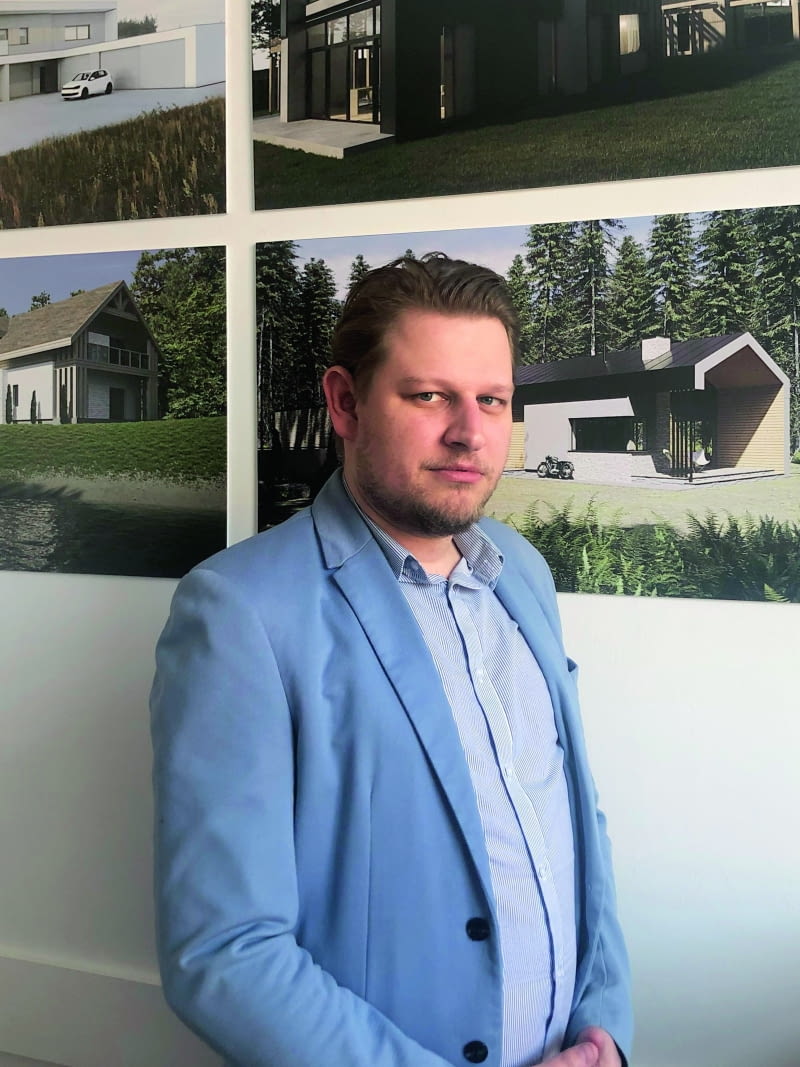 Marcin M. Sieradzki – mgr inż. arch. (dyplom inżynierski z wyróżnieniem, od 2010 r. członek Łódzkiej Izby Architektów, od 2012 roku członek elitarnego stowarzyszenia SARP oddział Łódź, natomiast od 2025 r. również członek wpływowego stowarzyszenia SAW, od stycznia 2022 roku biegły sądowy dla Sądu Okręgowego w Łodzi (specjalność Architektura i Urbanistyka). Marcin M. Sieradzki – mgr inż. arch. (dyplom inżynierski z wyróżnieniem, od 2010 r. członek Łódzkiej Izby Architektów, od 2012 roku członek elitarnego stowarzyszenia SARP oddział Łódź, natomiast od 2025 r. również członek wpływowego stowarzyszenia SAW, od stycznia 2022 roku biegły sądowy dla Sądu Okręgowego w Łodzi (specjalność Architektura i Urbanistyka).