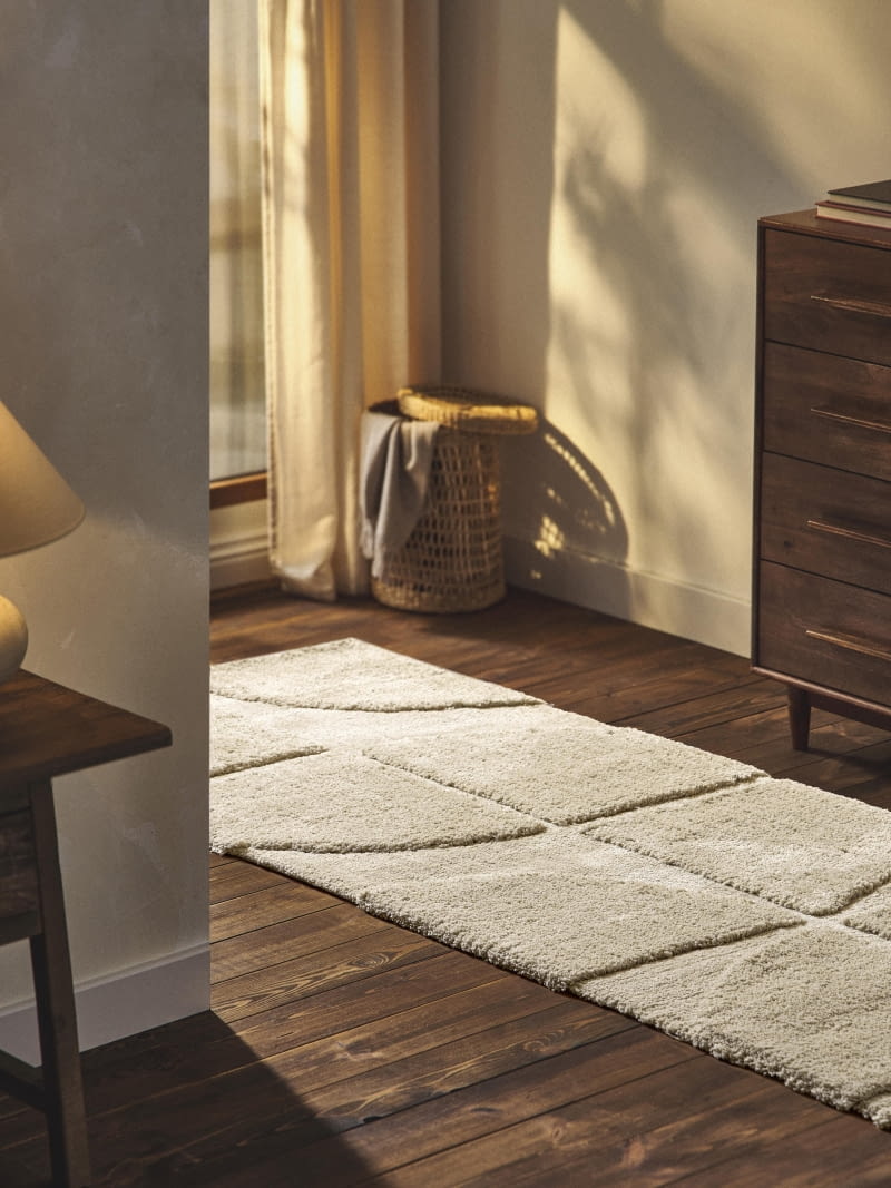 Puszysty chodnik z długim włosiem z wypukłą strukturą Jade, 769,90 zł, Westwing Collection