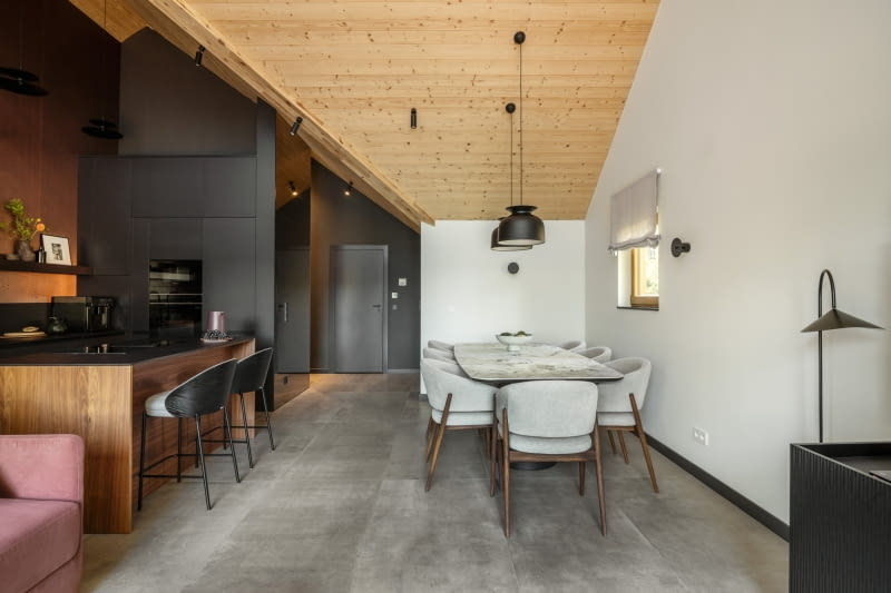 Dom na Mazurach - aranżacja wnętrz projektu Decoroom