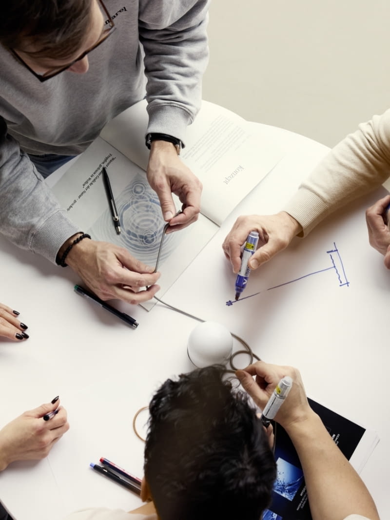 Kulisy procesu twórczego: atelier oï podczas prac nad prototypem instalacji RŌS.