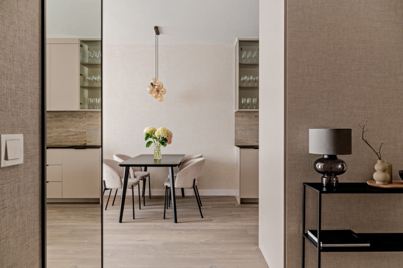 Harmonia formy i funkcji – mieszkanie pokazowe na warszawskich Bielanach