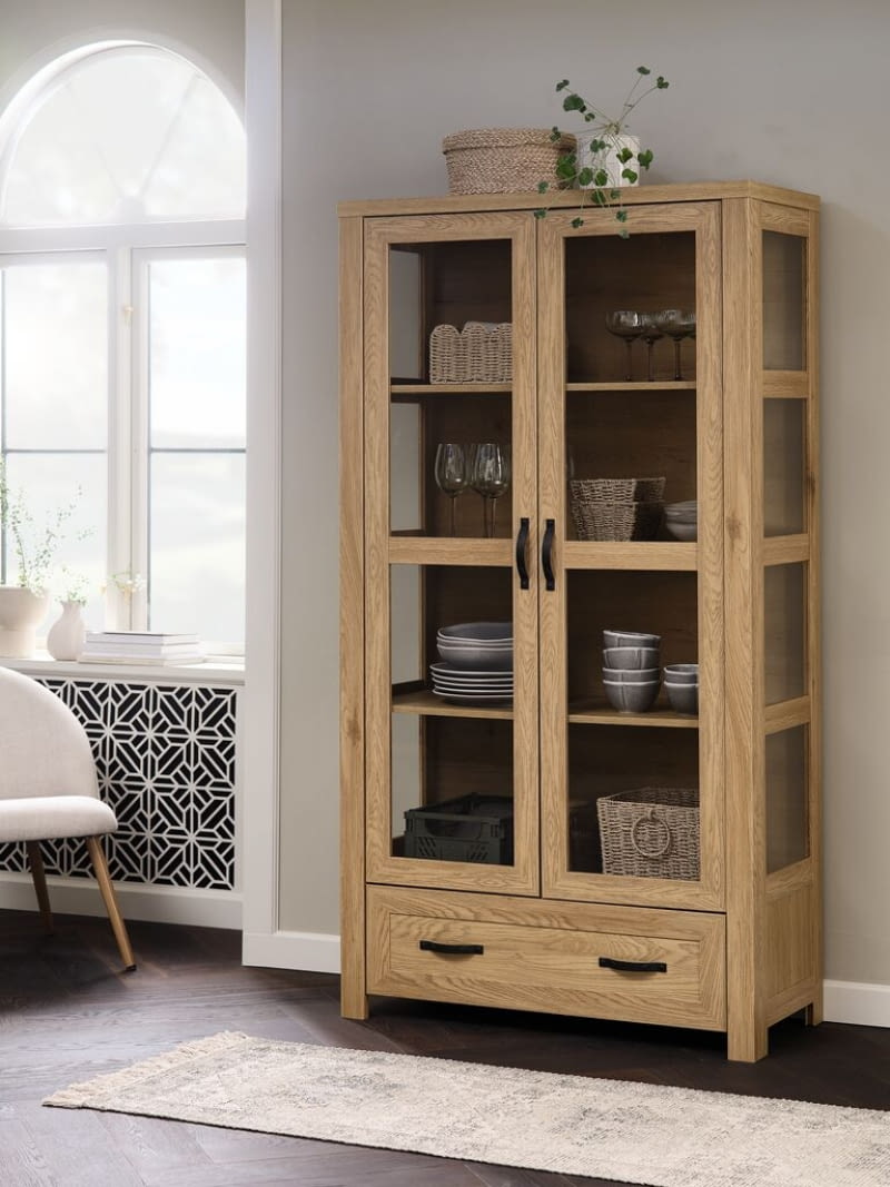 Witryna JUNGEN 2 drzwi 1 szuflada kolor ciepłego dębu Witryna JUNGEN 2 drzwi 1 szuflada kolor ciepłego dębu