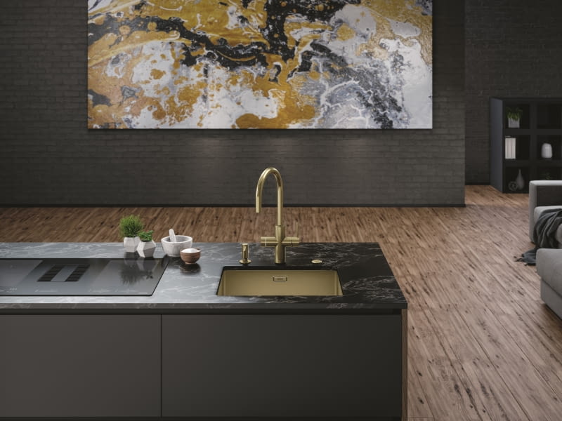 FRANKE bateria filtrująca Mythos Water Hub złota.