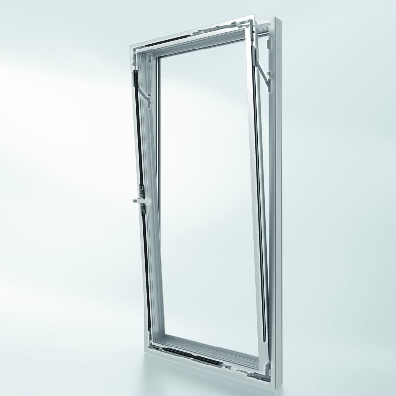 W budynkach mieszkalnych zaleca się stosowanie okien w klasie odporności na włamanie RC2. Tradycyjna stolarka antywłamaniowa musi być jednak zamknięta i zaryglowana, aby mogła pełnić tę funkcję. Producenci oferują też takie okna, które zapewniają pełną ochronę również po uchyleniu skrzydła