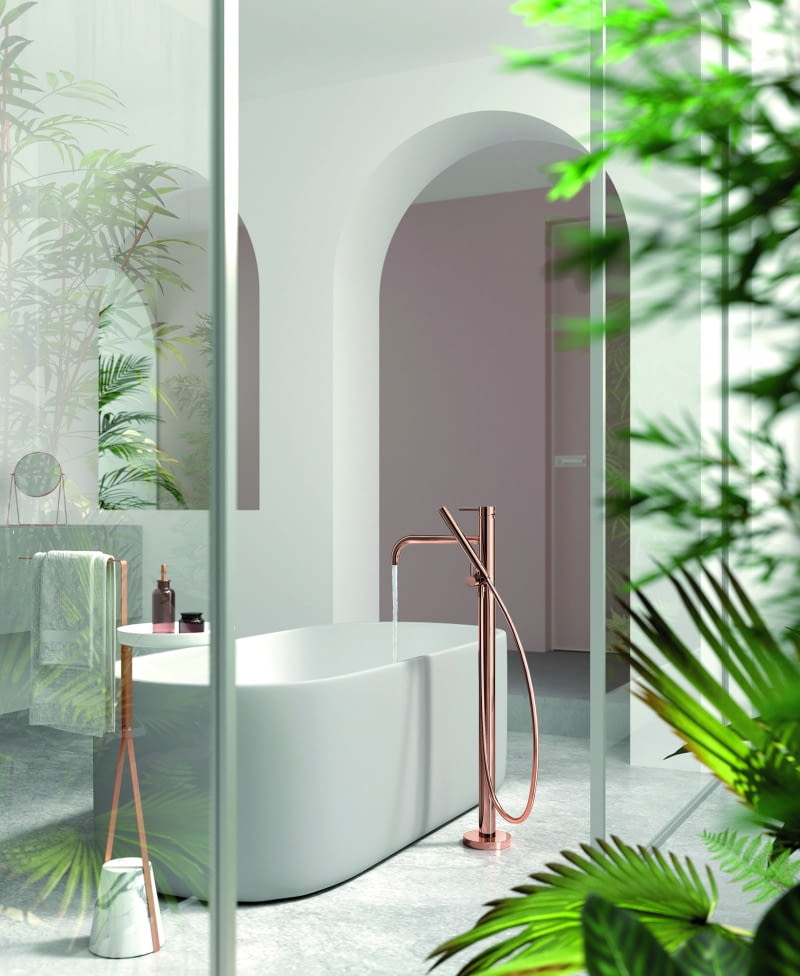 Baterie wolno stojące to luksusowe rozwiązanie zarówno do nowoczesnych, jak i klasycznych łazienek, montowane są bezpośrednio do podłogi obok wanny.