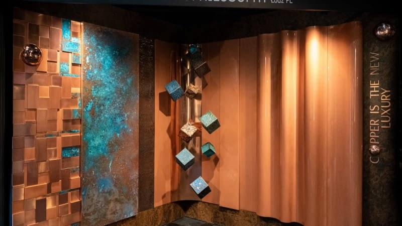 Piękno i potencjał miedzi sprawia, że wykonane z niej elementy są nie tylko estetyczne, ale także trwałe i wysoce funkcjonalne. Piękno i potencjał miedzi sprawia, że wykonane z niej elementy są nie tylko estetyczne, ale także trwałe i wysoce funkcjonalne.