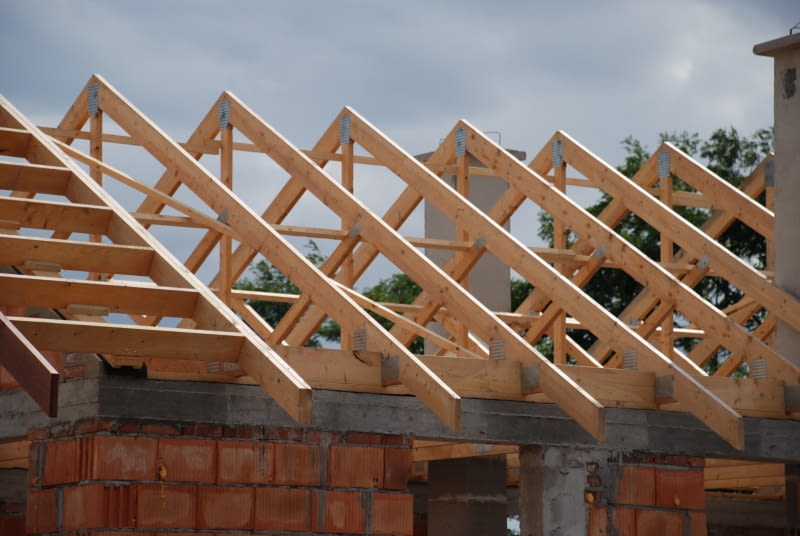 Dach z prefabrykowanych wiązarów Dach z prefabrykowanych wiązarów