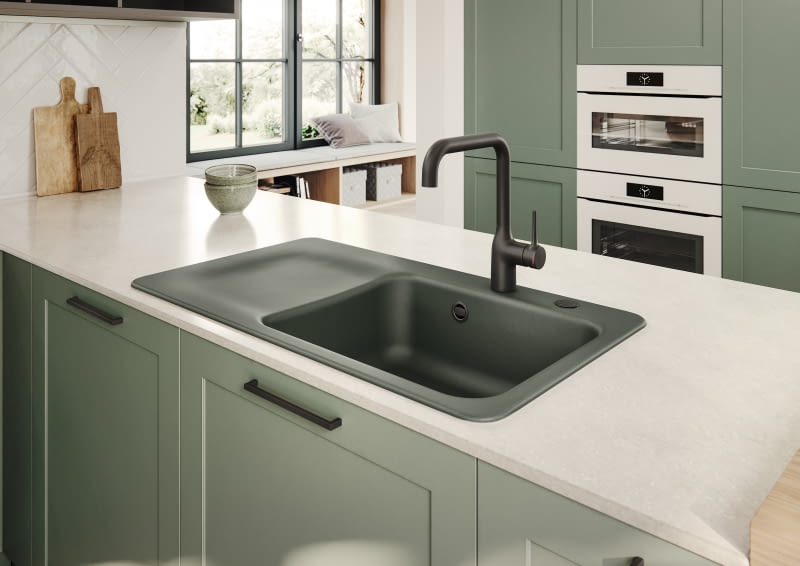 Dobrze dobrana długość wylewki gwarantuje wygodne mycie naczyń oraz zlewozmywaka. Należy pamiętać, że im wyższa bateria, tym głębszy powinien być zlew.