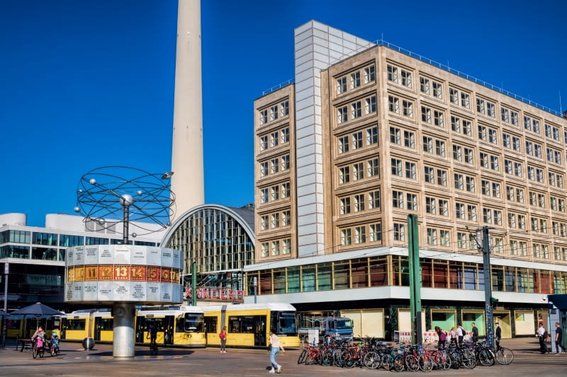Berolinahaus na Alexanderplatz w Berlinie Berolinahaus na Alexanderplatz w Berlinie