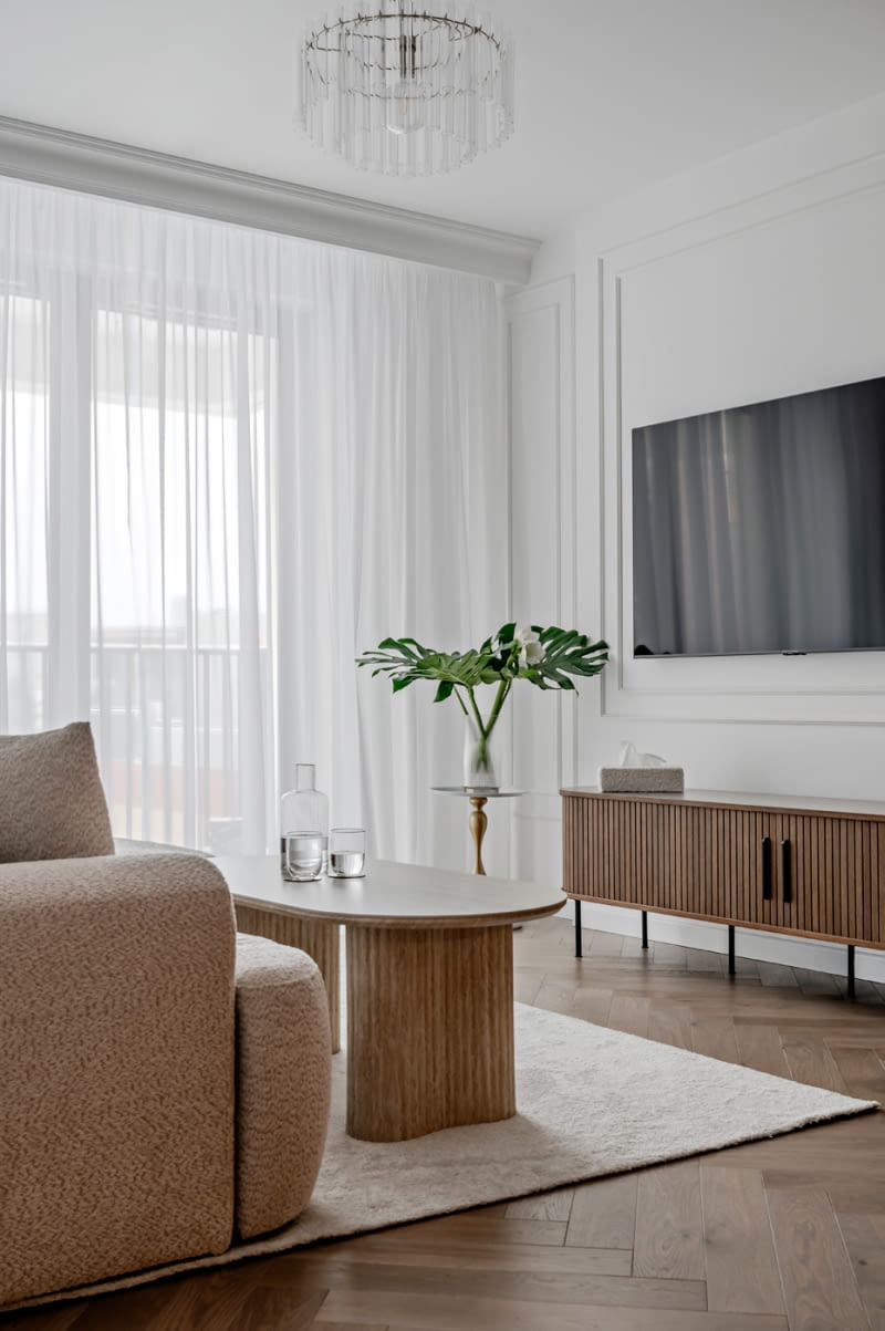 Burgundowy modern classic na Mokotowie