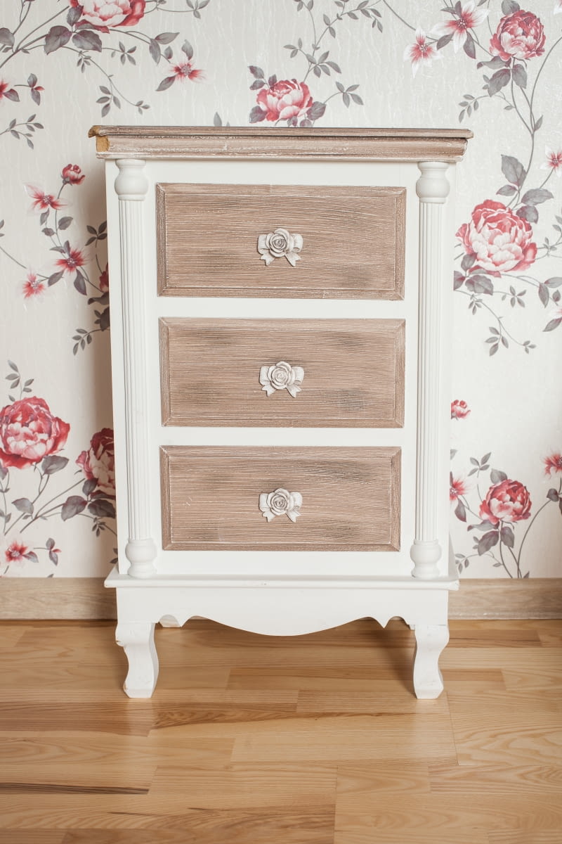 Jak ciekawie pomalować komodę?