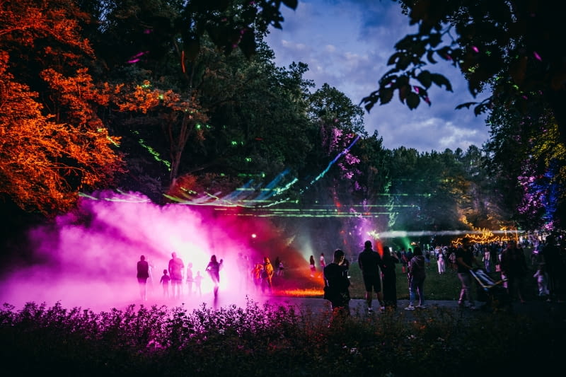 Instalacje i iluminacje w Parku Miejskim podczas Festiwalu Światła Instalacje i iluminacje w Parku Miejskim podczas Festiwalu Światła