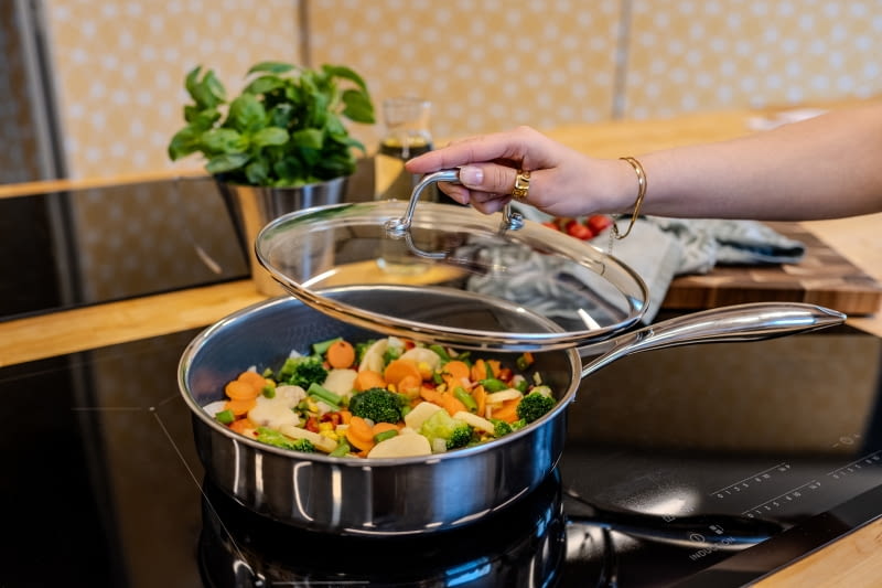 Kohersen prezentuje nową linię patelni NX CERAMIC