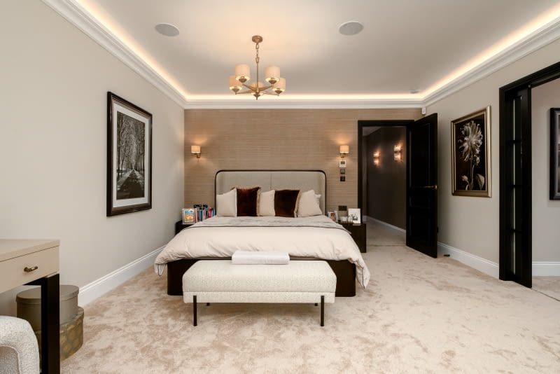 Santosh House: współczesna interpretacja brytyjskiej elegancji Santosh House: współczesna interpretacja brytyjskiej elegancji