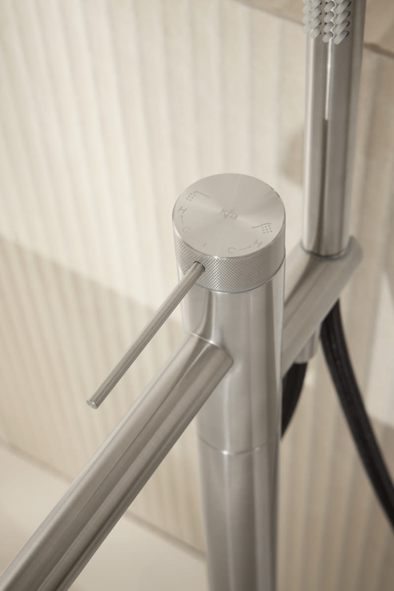 Kolekcja baterii łazienkowych MOZA316L. Model 19