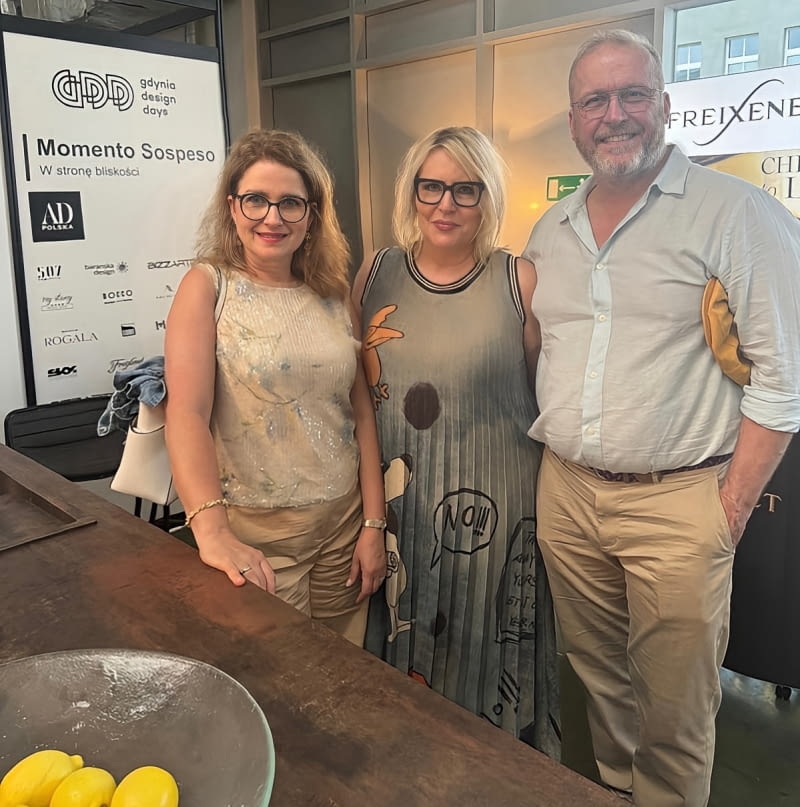 Od lewej: Ewa Kawałko - Dyrektor Artystyczny ToTuart, Magdalena Kujawska - Agent Cucine Lube Polska, Marek Duchnowski - Założyciel i Prezes ToTuart VIP Opening Event „Momento Sospeso. W stronę bliskości”