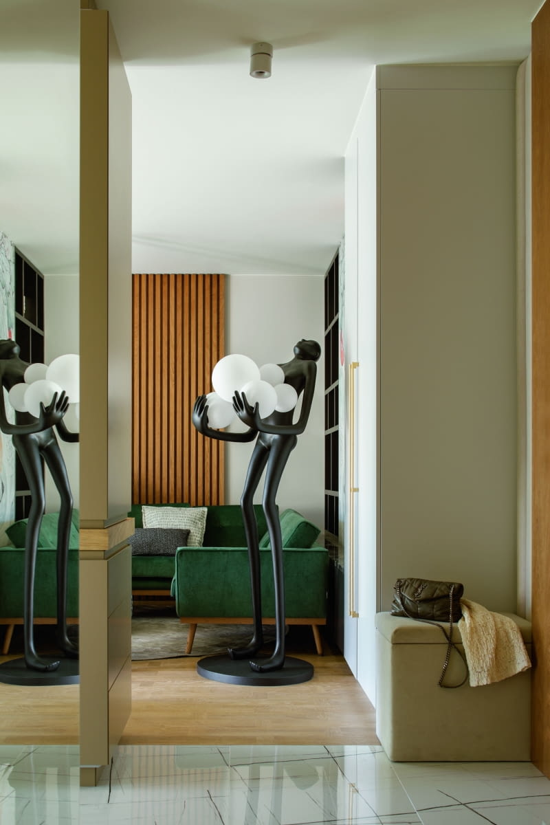 Ozdobą salonu jest lampa podłogowa, która od razu zwraca uwagę, ciężko jest przejść obok niej obojętnie – model Human ze sklepu Almi Decor. Ma aż 180 cm wysokości. Ozdobą salonu jest lampa podłogowa, która od razu zwraca uwagę, ciężko jest przejść obok niej obojętnie – model Human ze sklepu Almi Decor. Ma aż 180 cm wysokości.