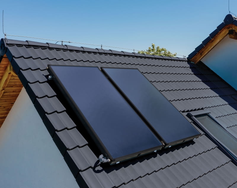 Planując montaż kolektorów słonecznych, warto wziąć pod uwagę dostępne dotacje, które  oferowane są przez różne programy rządowe lub gminne