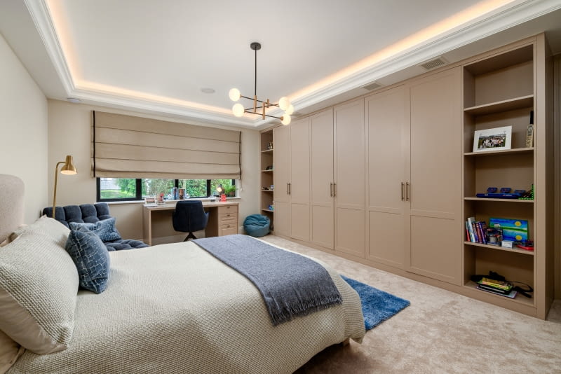 Santosh House: współczesna interpretacja brytyjskiej elegancji Santosh House: współczesna interpretacja brytyjskiej elegancji