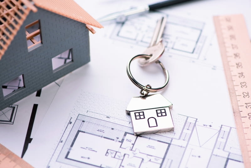 Podobnie jak w przypadku tradycyjnej budowy, dom prefabrykowany również jest stawiany   w oparciu o projekt budowlany, zawierający szczegółowe informacje na temat danej  inwestycj Podobnie jak w przypadku tradycyjnej budowy, dom prefabrykowany również jest stawiany   w oparciu o projekt budowlany, zawierający szczegółowe informacje na temat danej  inwestycj