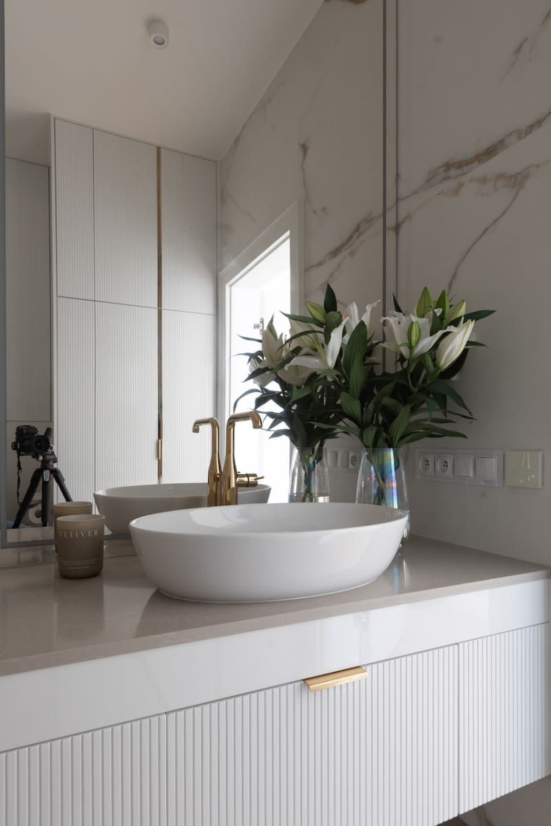 Apartament na warszawskiej Ochocie w interpretacji modern classic